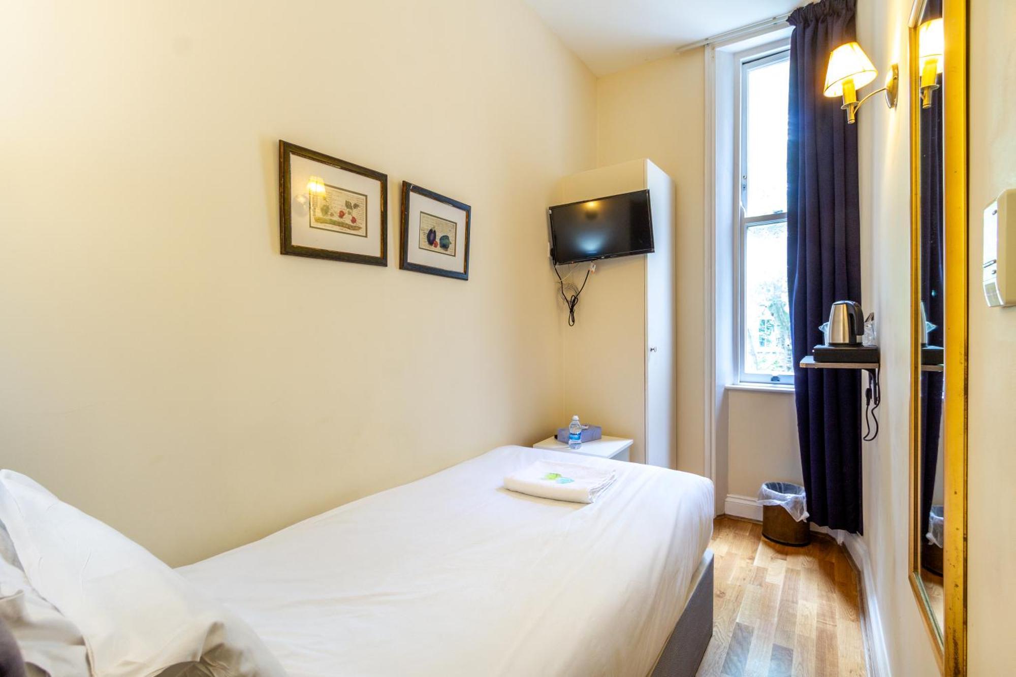 Coronation Hotel Лондон Экстерьер фото